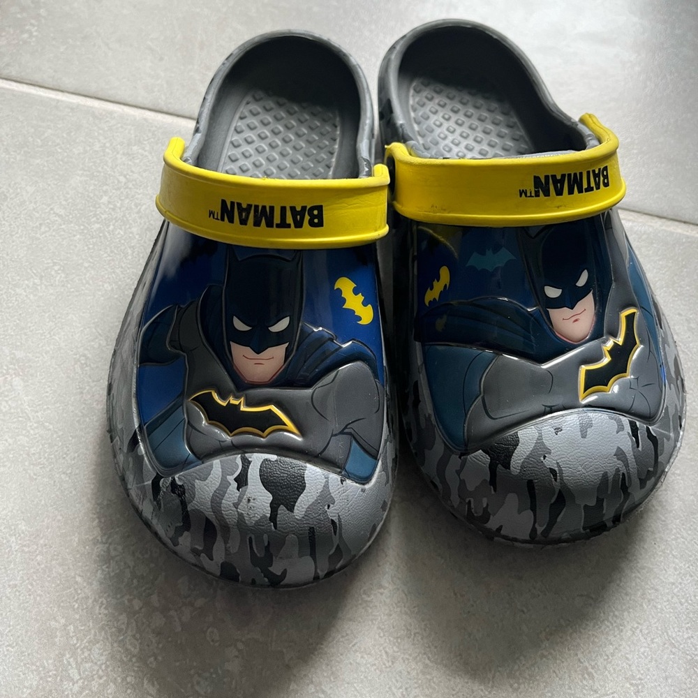 Batman crocs !!